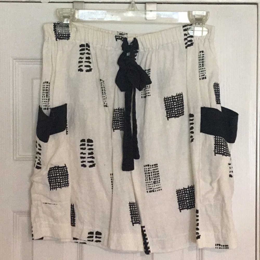 Vintage PRIAMO Linen White & Black Vintage Skirt